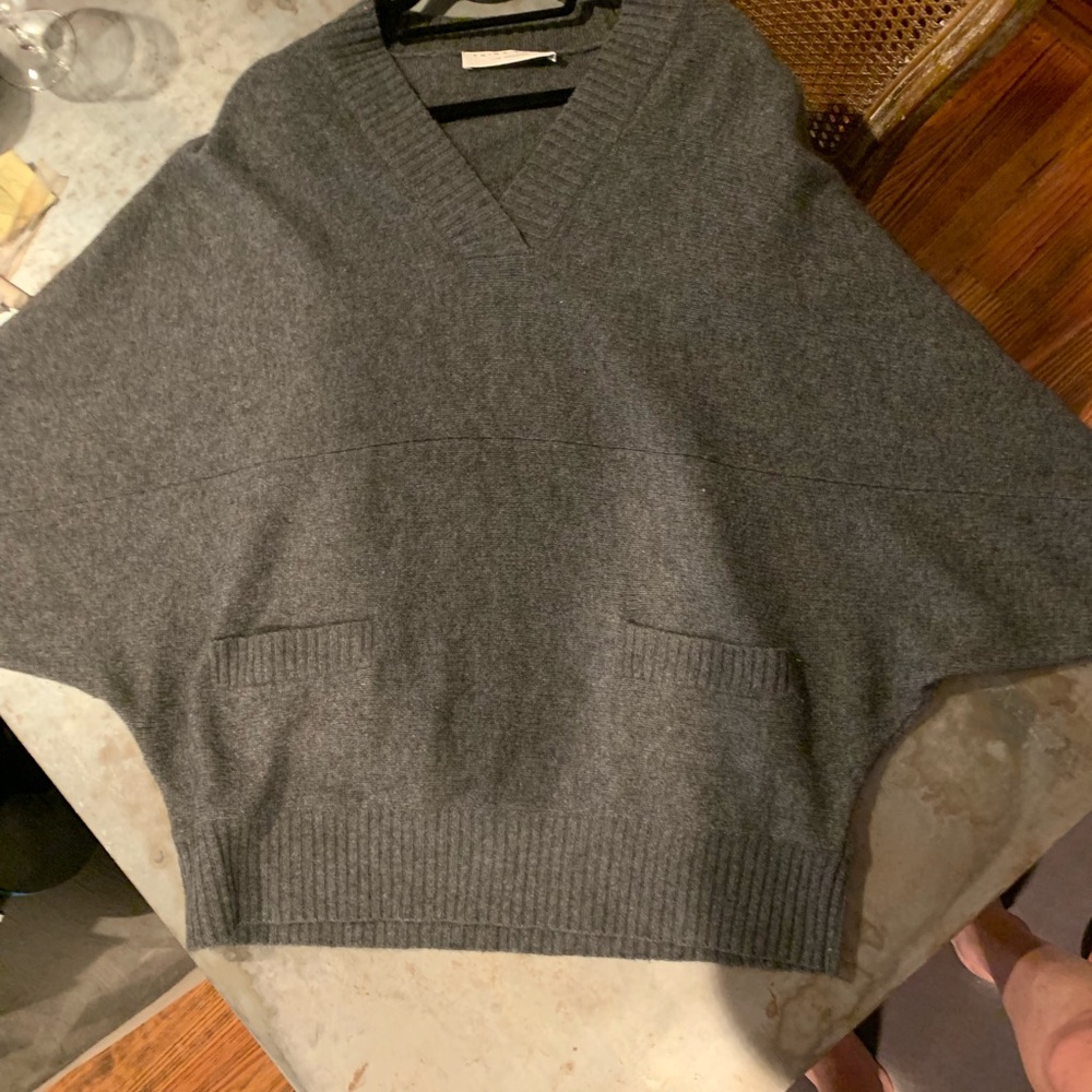 Grey wool sweater. - Picture 2 of 4